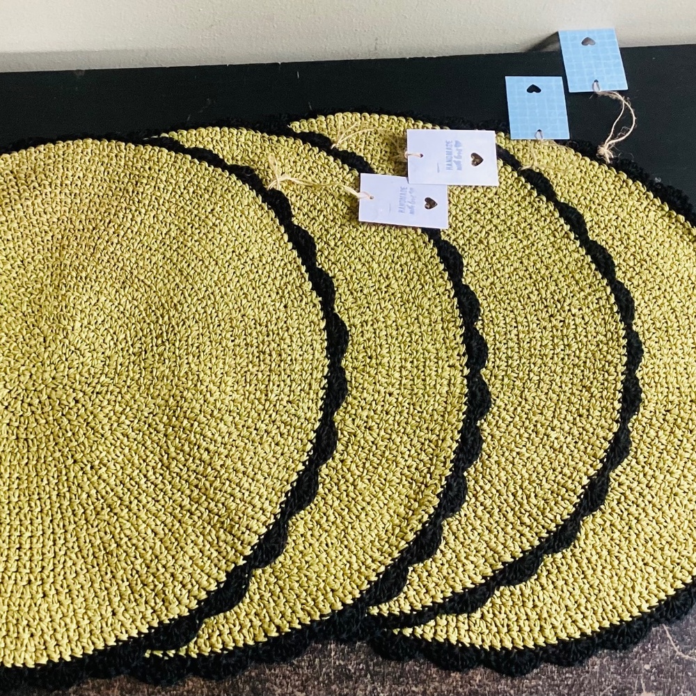 Crochet Ruffia Round Scalloped Placemats Set Of 4 Green Black Handcrafted 15”